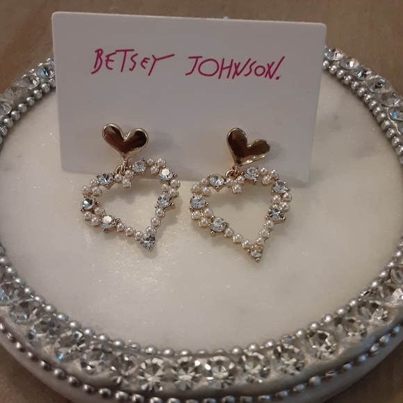None Jewelry - Crystal & Pearl Heart Dangle Drop Earrings Love Valentine New